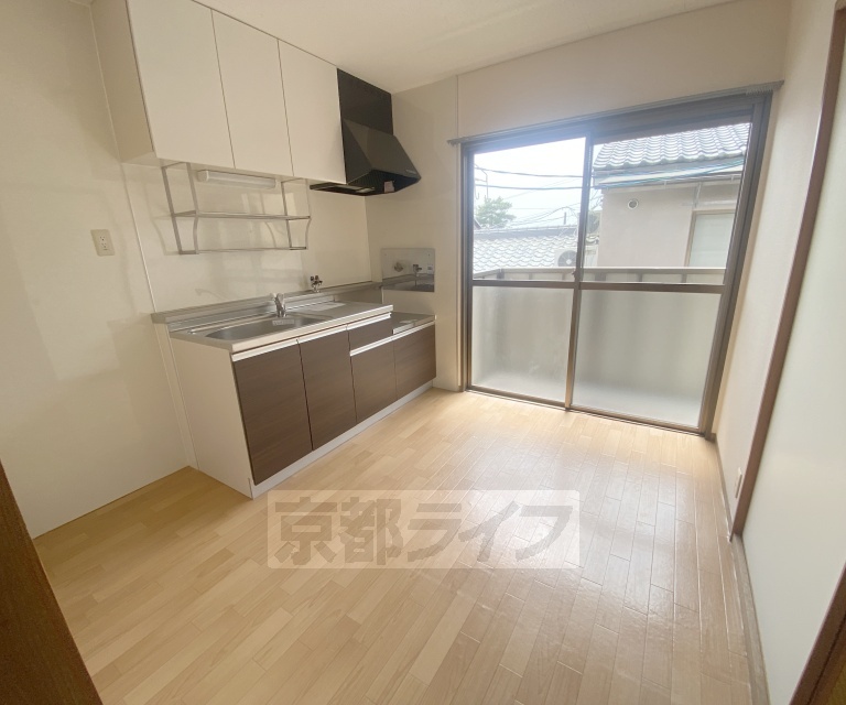 居室・リビング　落ち着いた雰囲気のお部屋です