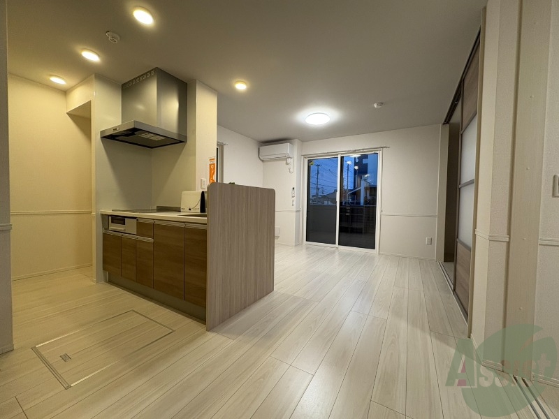 居室・リビング　大きな窓が付いていて日差しもたっぷり入ります。