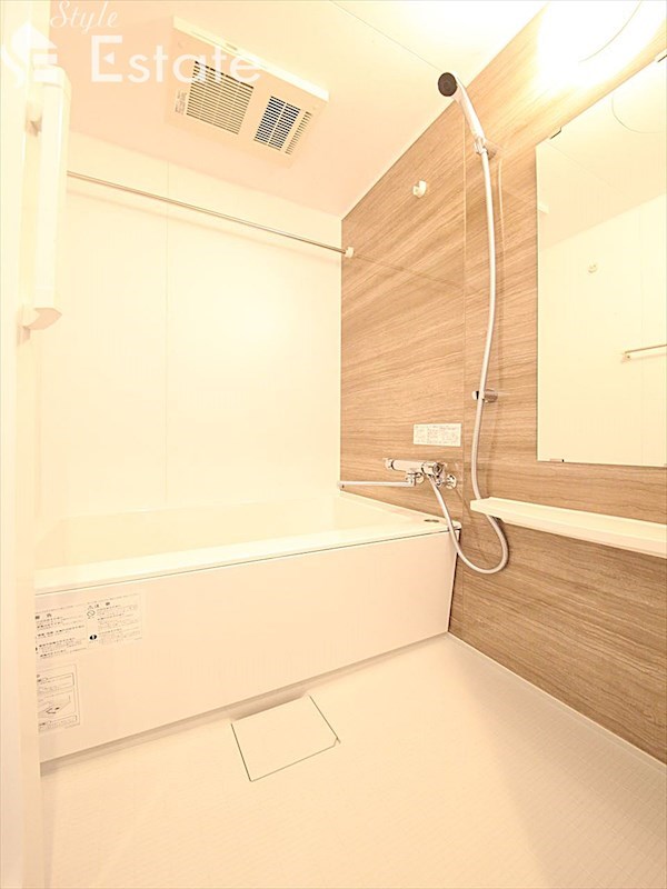 バス・シャワールーム　バスルーム