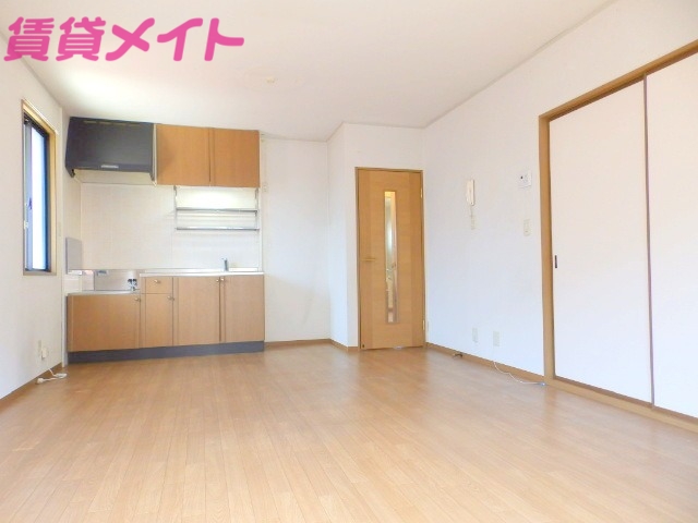 居室・リビング　同型参考写真