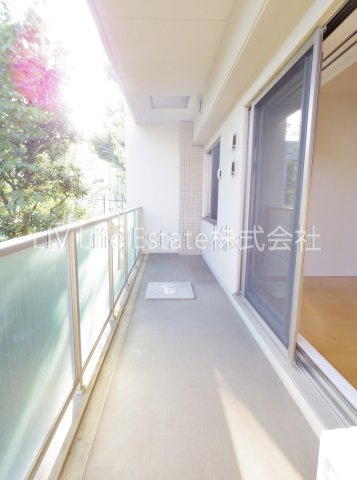 バルコニー　※同仕様写真