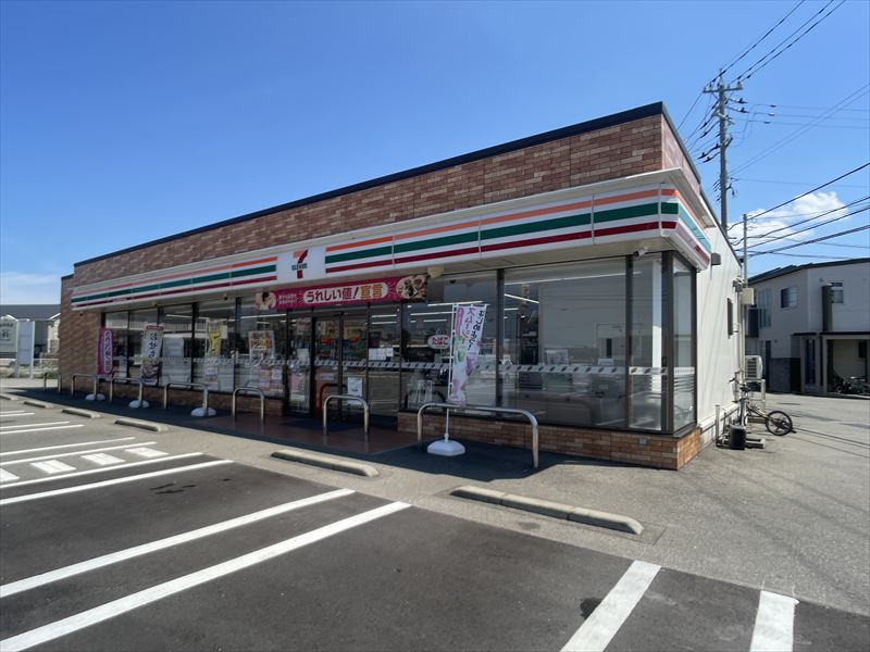 コンビニ　セブンイレブン金沢八日市5丁目店（コンビニ）まで599m