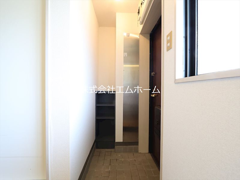 玄関　玄関　シューズボックス付