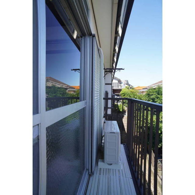 バルコニー　洗濯物はもちろんお布団も干せます♪