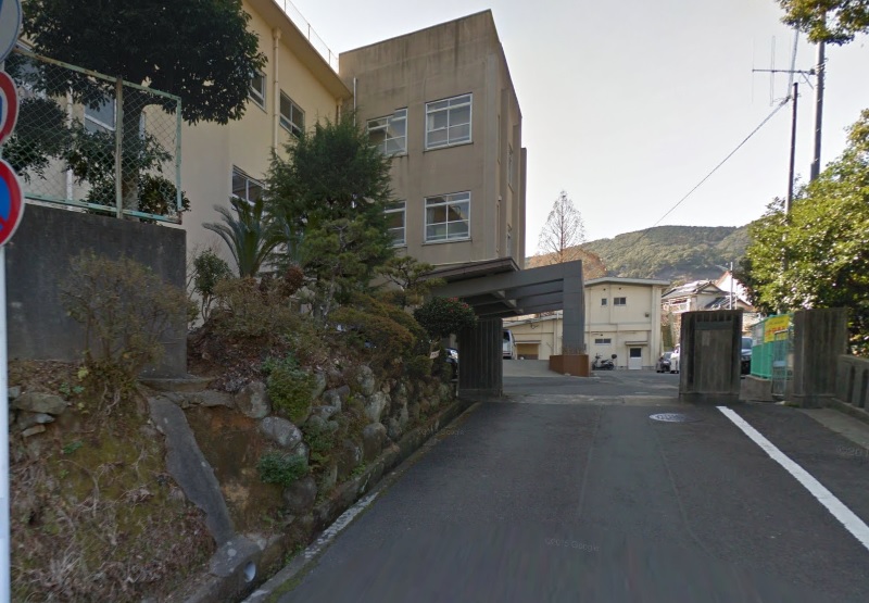 小学校　長崎市立西城山小学校（小学校）まで423m