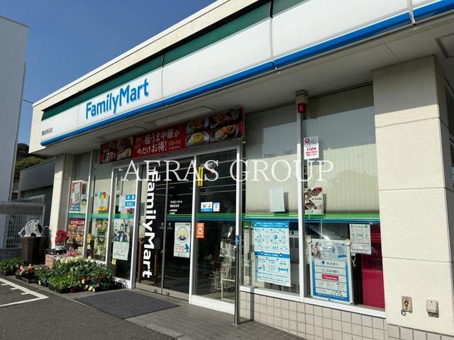 コンビニ　ファミリーマート鎌倉長谷店（コンビニ）まで194m