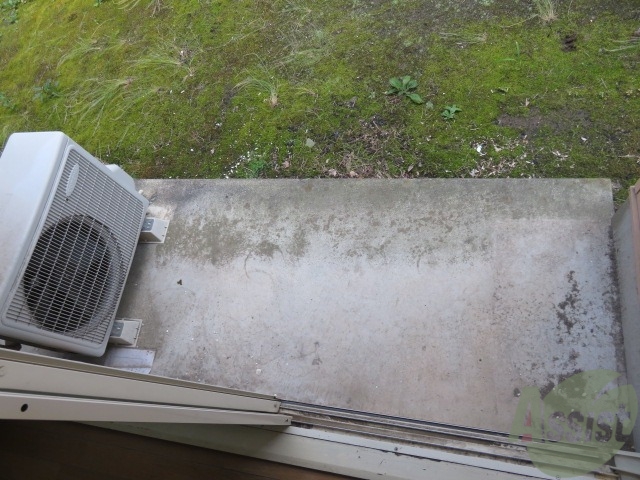 バルコニー　バルコニーはこちらです。スペースも十分ありますね。