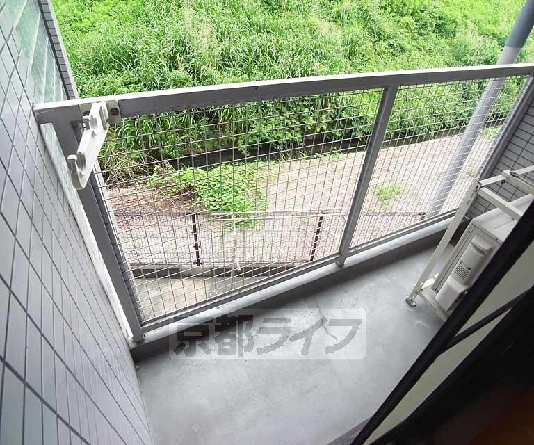 バルコニー　洗濯物はこちらへ