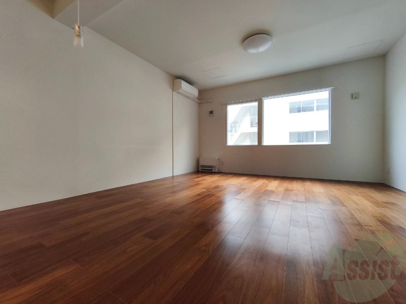 居室・リビング　広くてきれいなリビングです！快適に過ごせそうですね。