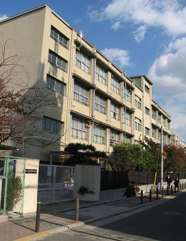 中学校　東住吉中学校（中学校）まで730m