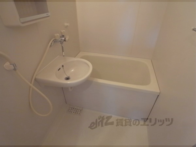 バス・シャワールーム　バス