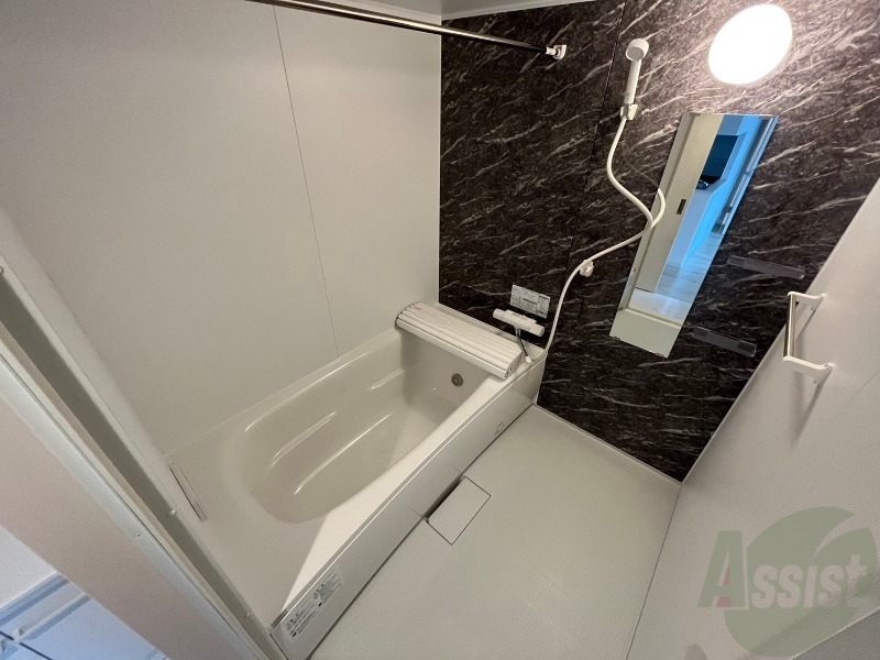 バス・シャワールーム　お風呂になります。一日の疲れを癒してくださいね。