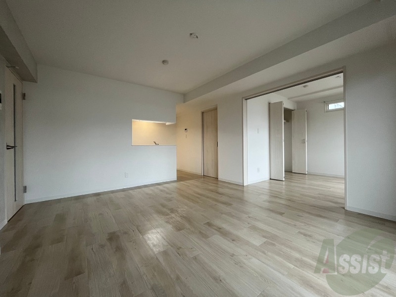 居室・リビング　広くてきれいなリビングです！快適に過ごせそうですね。