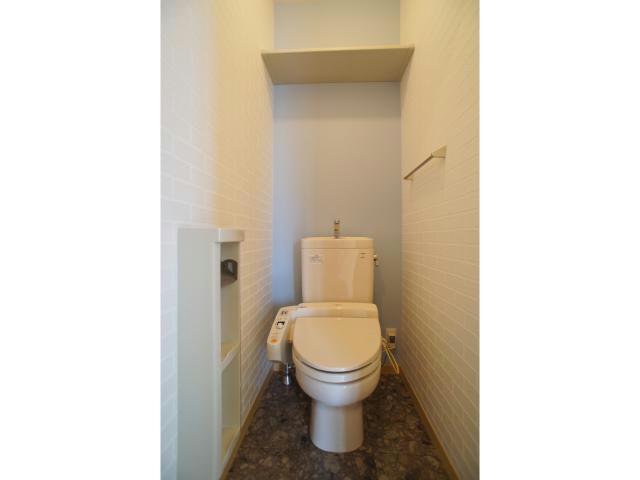 トイレ　温水洗浄便座