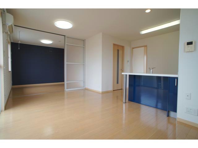 居室・リビング　広々としたリビング