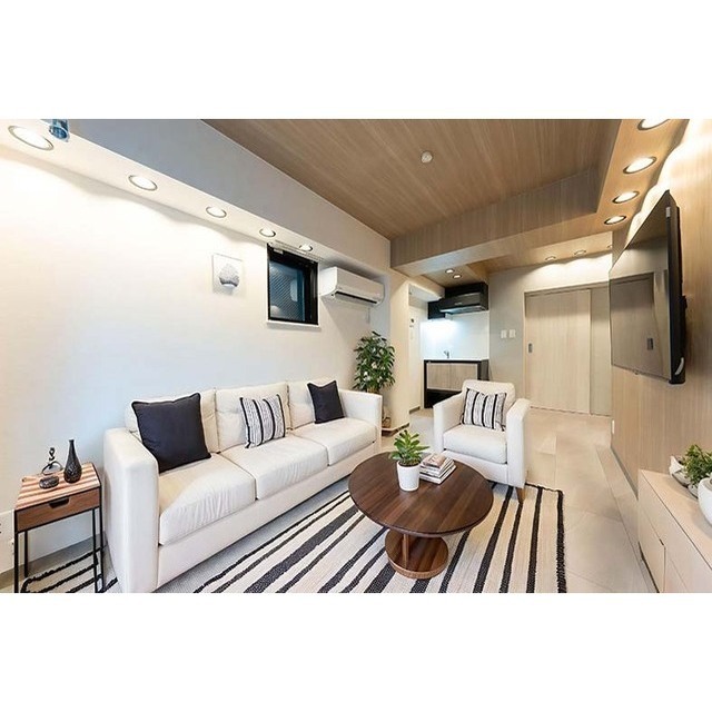 居室・リビング　イメージ：居室に５０インチのＴＶ付き。稼働式のため、レイアウ