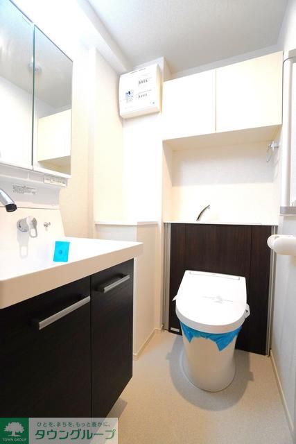 トイレ　※写真は同タイプ住戸です。