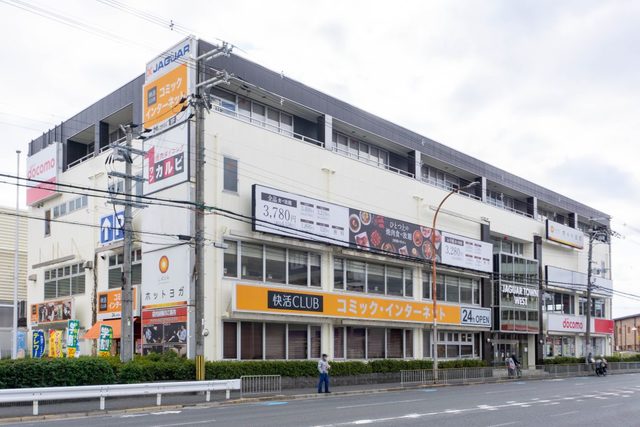 ショッピングセンター　ジャガーウエストビル（ショッピングセンター）まで725m