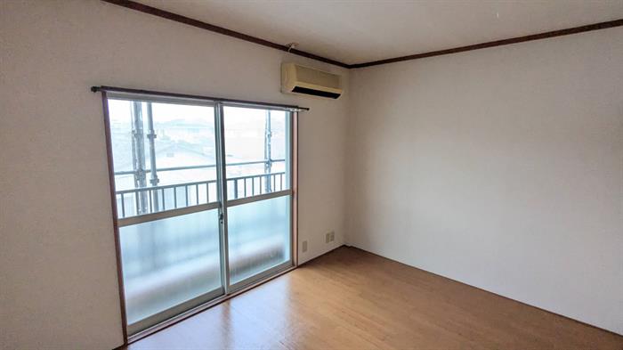 居室・リビング　嬉しいエアコン付です！