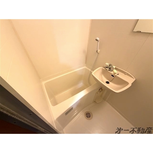 バス・シャワールーム　バスルーム