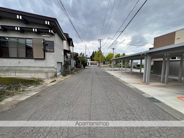 その他　前面道路（その他）まで0m