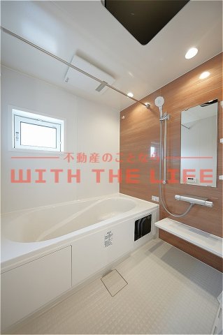 バス・シャワールーム　コンパクトで使いやすいお風呂です