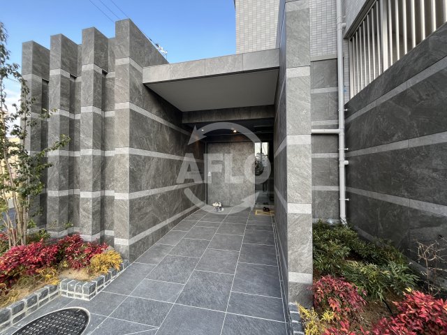 エントランス　ファーストフィオーレ江坂ラディール　エントランス