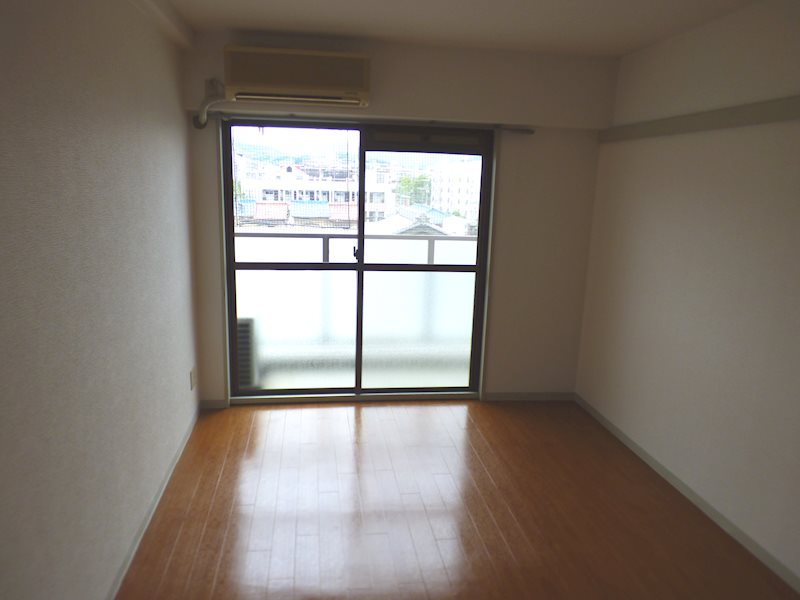 居室・リビング　別部屋のお写真です。ご参考までに！