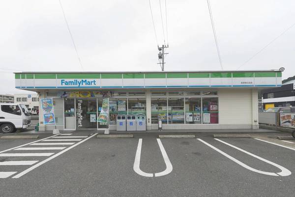 コンビニ　ファミリーマート佐世保広田店（コンビニ）まで427m