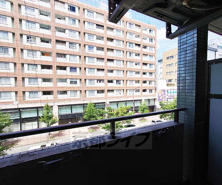 眺望　目の前は西大路通り