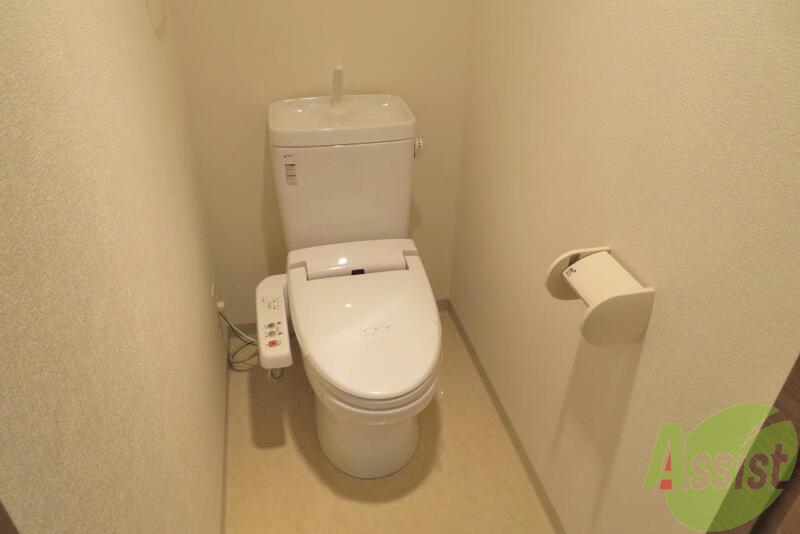 トイレ　温水洗浄便座の清潔なトイレ。水回りは清潔がいいね。