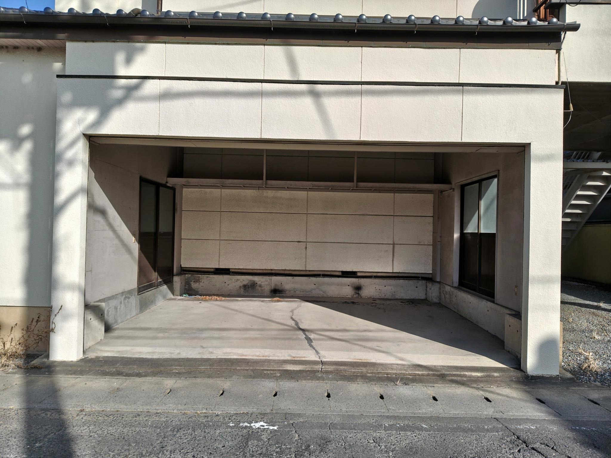 キッチン　お車2台可能。