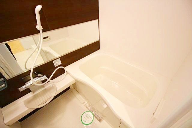 バス・シャワールーム　追い焚き、浴室乾燥機完備