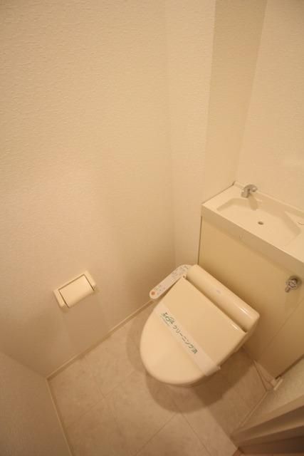 トイレ　ウォシュレット完備
