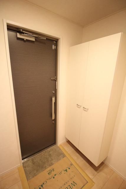玄関　シューズBOX完備