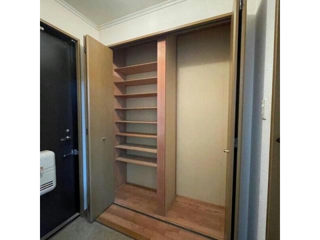 玄関　他号室の写真になります。