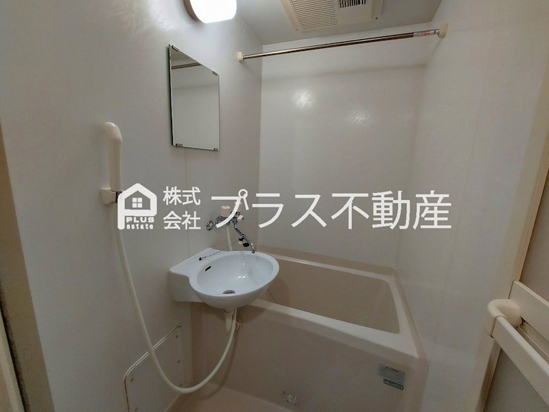 バス・シャワールーム　設備・仕様は号室により異なる為、現況を優先致します。