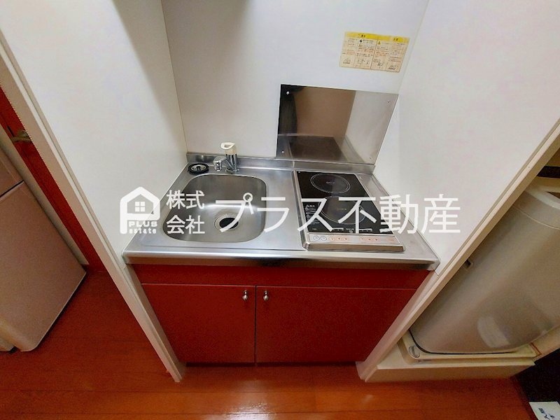 キッチン　設備・仕様は号室により異なる為、現況を優先致します。