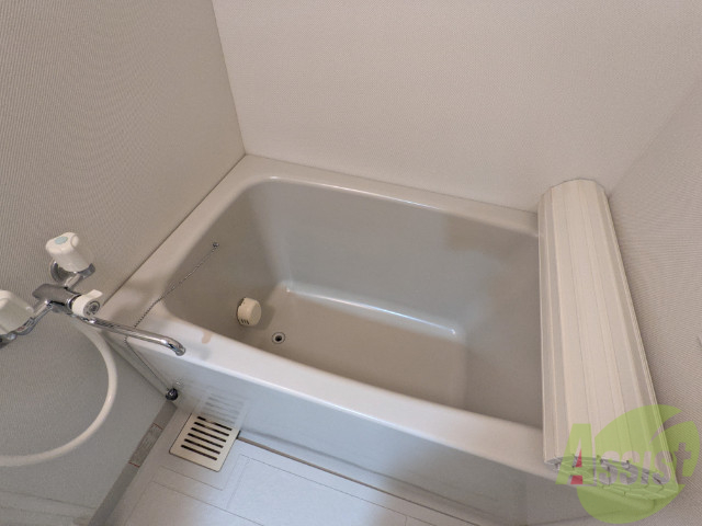 バス・シャワールーム　一日の疲れはこちらのお風呂で癒してください。