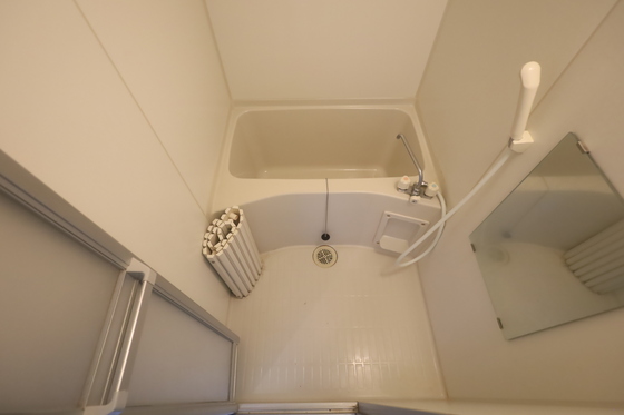 バス・シャワールーム　※別部屋の写真です