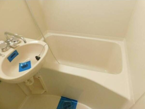 バス・シャワールーム　同物件別部屋写真