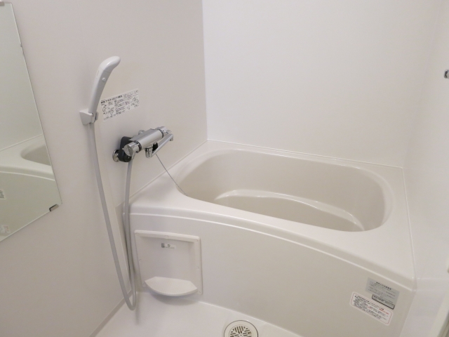 バス・シャワールーム　清潔感のあるバスルーム！　※同間取り別部屋参考写真