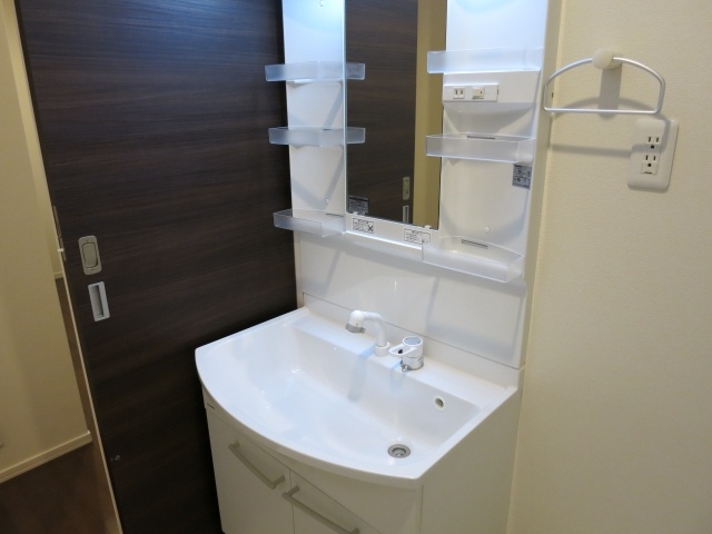 洗面設備　嬉しい独立洗面台♪　※同間取り別部屋参考写真