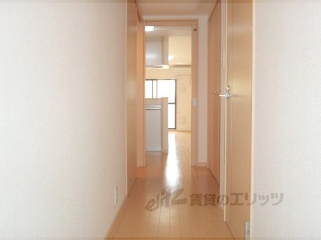 その他部屋・スペース　お部屋と廊下に仕切り戸あります