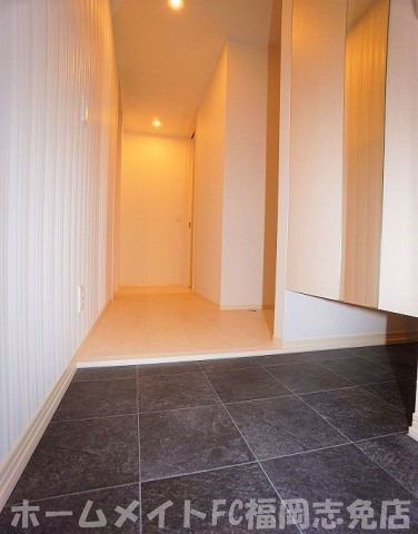 玄関　★タイル張りのオシャレな玄関★