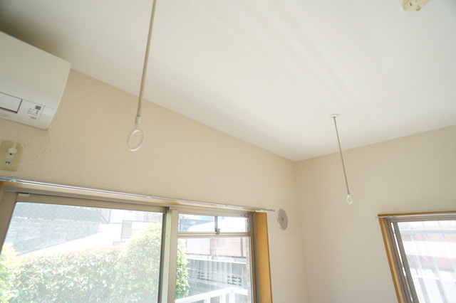 その他　室内物干し設置済みなので日中の外出や雨の日のお洗濯に便利☆