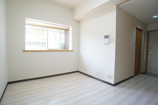 居室・リビング　明るく開放感のあるダイニングキッチンです♪