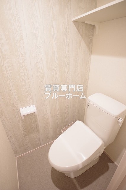 トイレ　温水洗浄便座付きのトイレです！