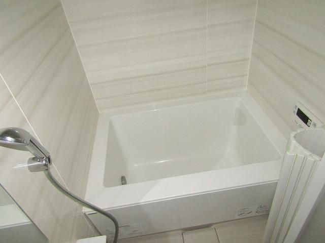 バス・シャワールーム　☆追い焚き機能付きバス☆