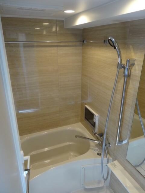 バス・シャワールーム　バスルーム